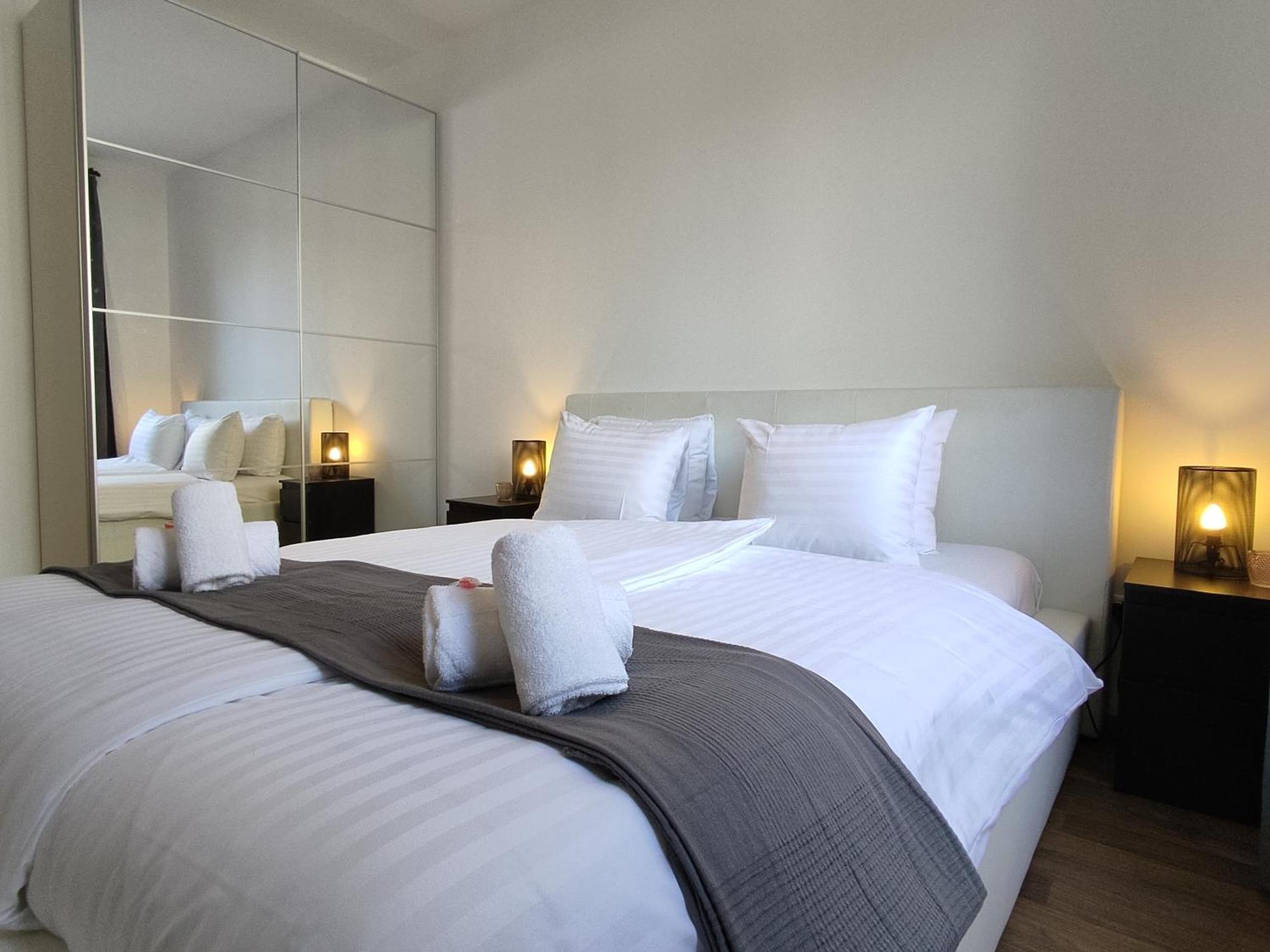 One-Bedroom Apartment,1615681892:JPEG